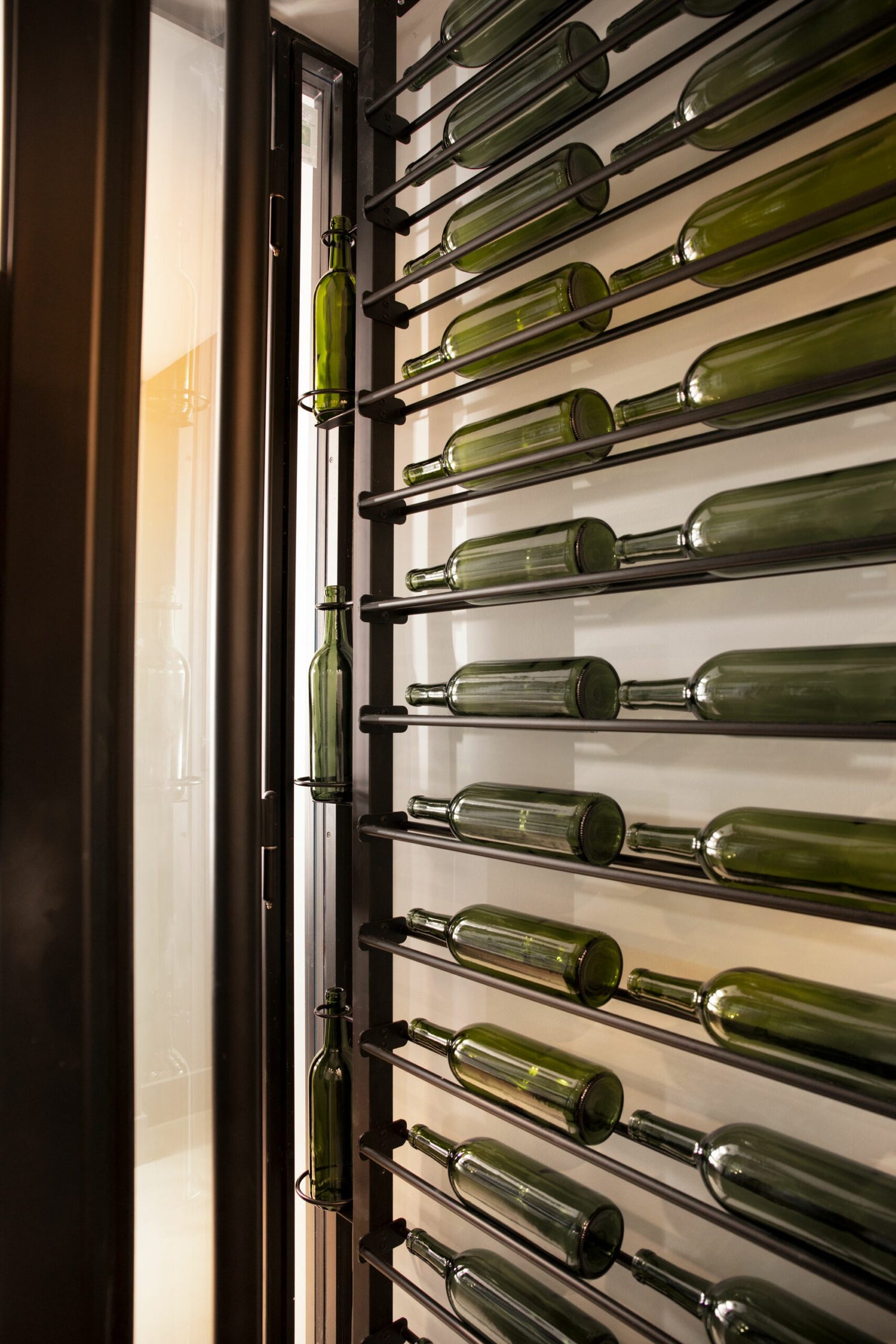 VintageView Perch 1-Bottle Vertical Wine Rack
