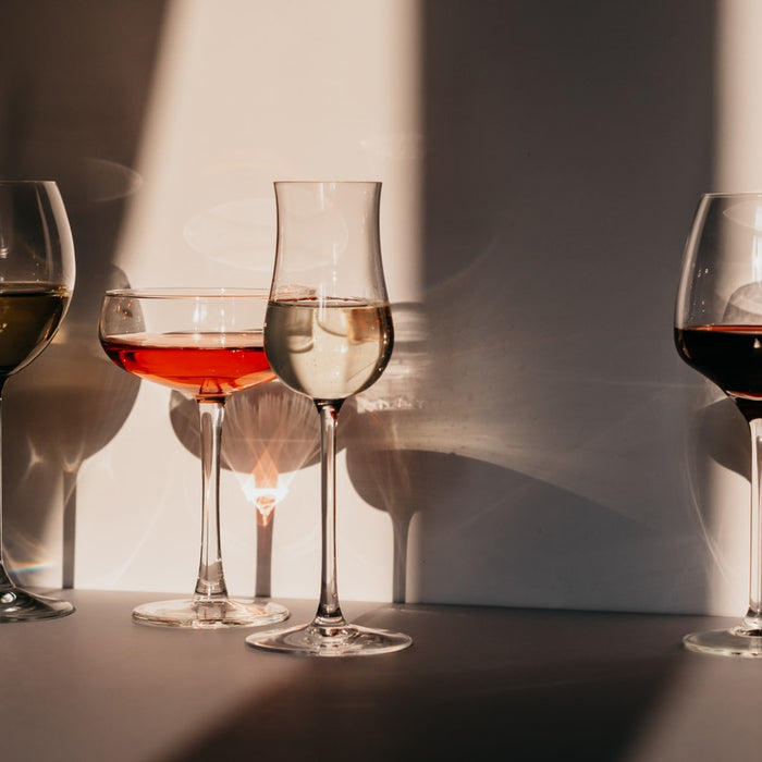 A Guide to Choosing the Right Wine Glasses