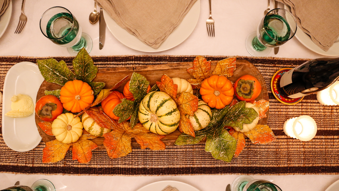 2025 Guide: 12 Best Thanksgiving Wines + Classic & Unique Pairings