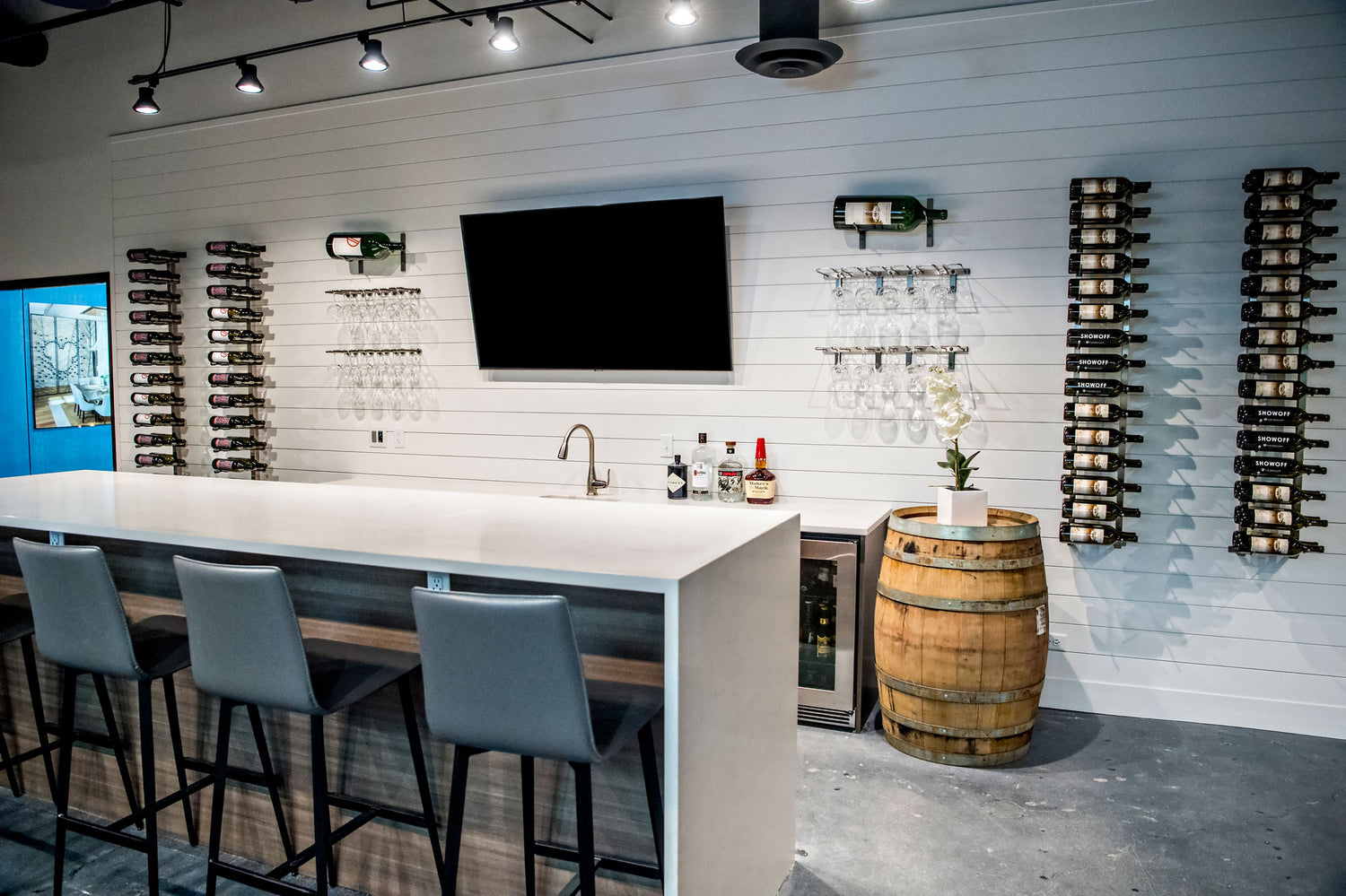 VintageView Big Bottle Wine Rack  (4 Bottles)