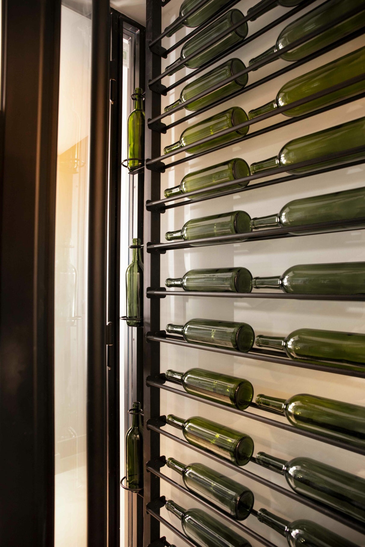 VintageView Evolution Low Profile Post Kit 10 1C (ultra slim floor-to-ceiling wine rack system)