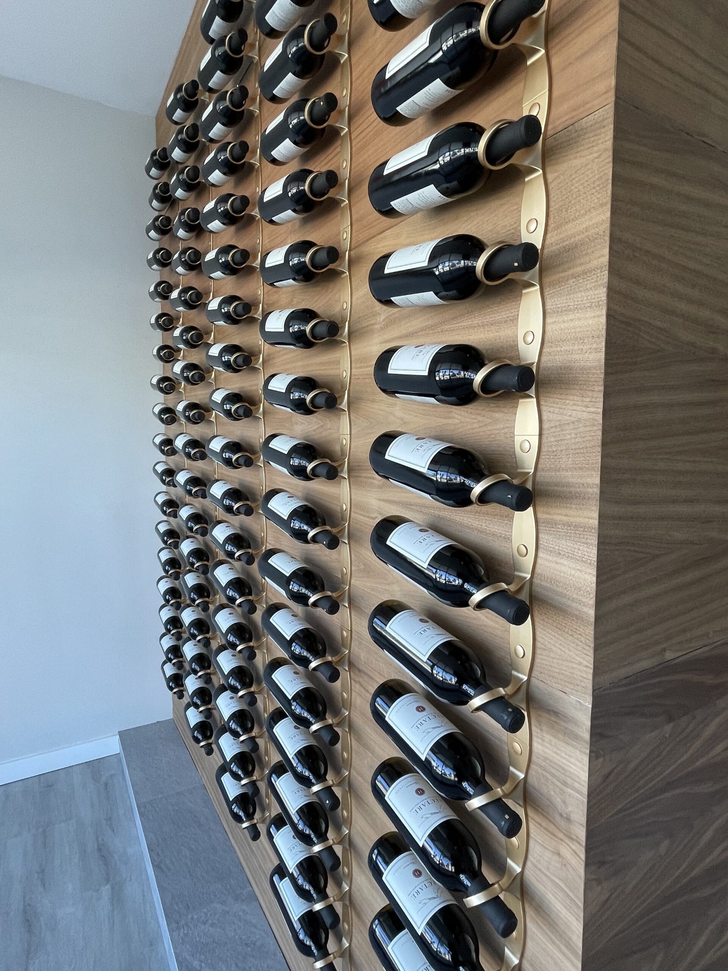 VintageView Helix Single 15 (minimalist wall mounted metal wine rack)