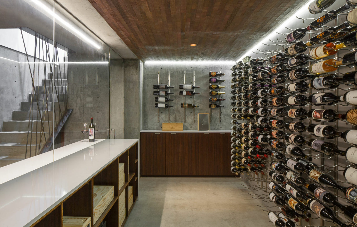 VintageView Magnum/Champagne Wine Rack  (9 to 18 bottles)