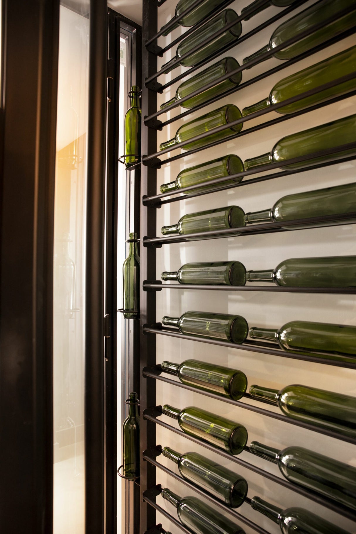 VintageView Perch 1-Bottle Vertical Wine Rack