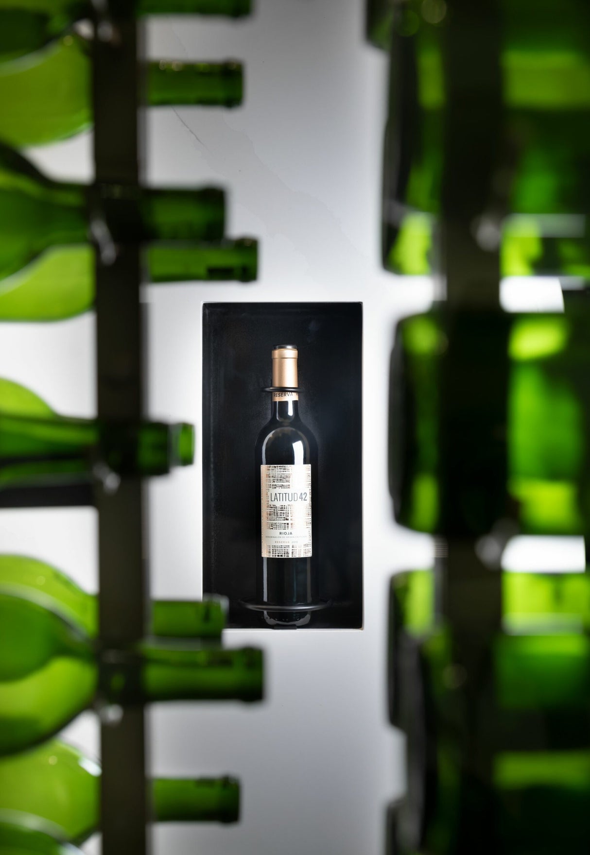 VintageView Perch 1-Bottle Vertical Wine Rack